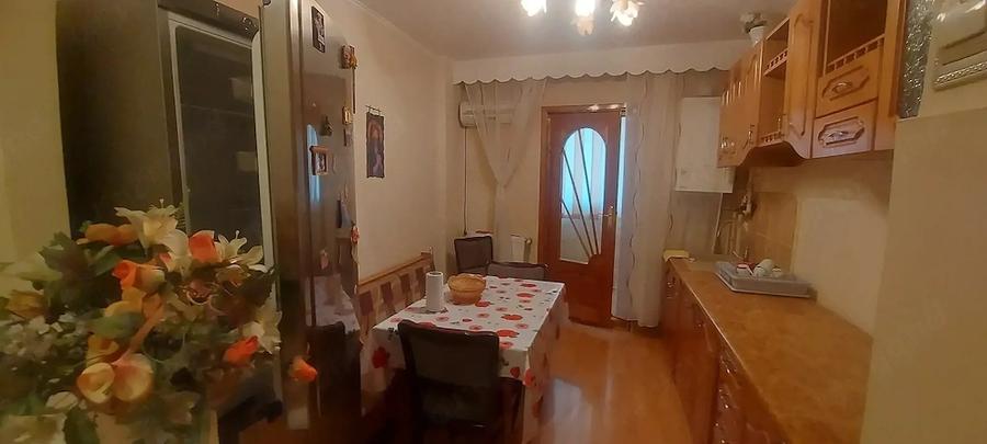 Apartament cu 2 camere decomandat în Școlilor