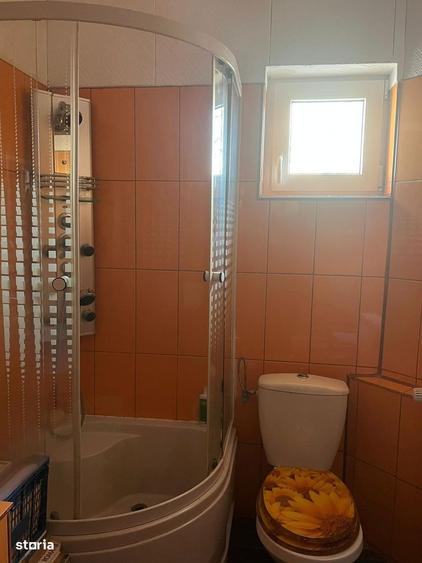 Casă cu 4 camere cu Canalizare în Central