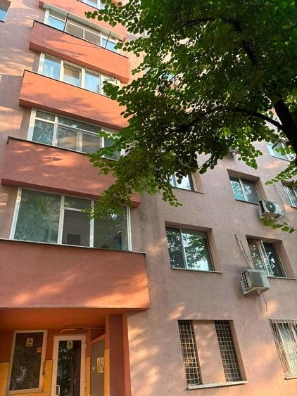 Apartament cu 2 camere decomandat în Crângași