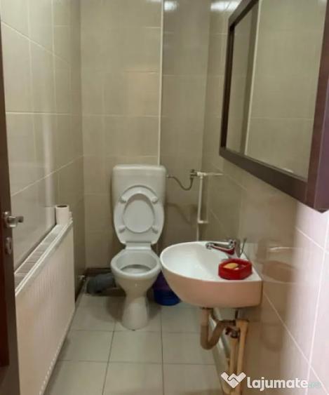 Casă cu 8 camere cu Teren 502 Mp în Castelul Peleș
