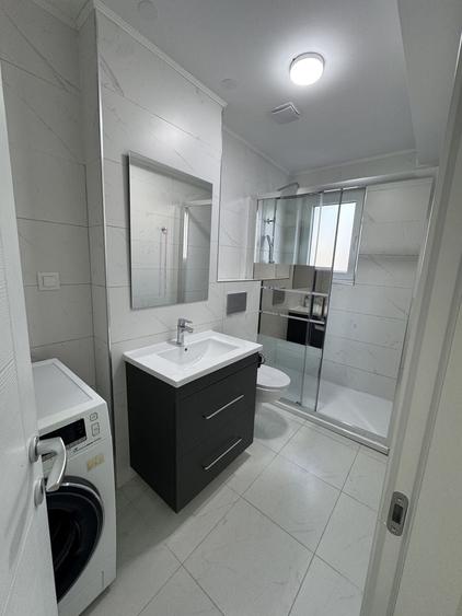 Apartament cu 3 camere decomandat în Tunari