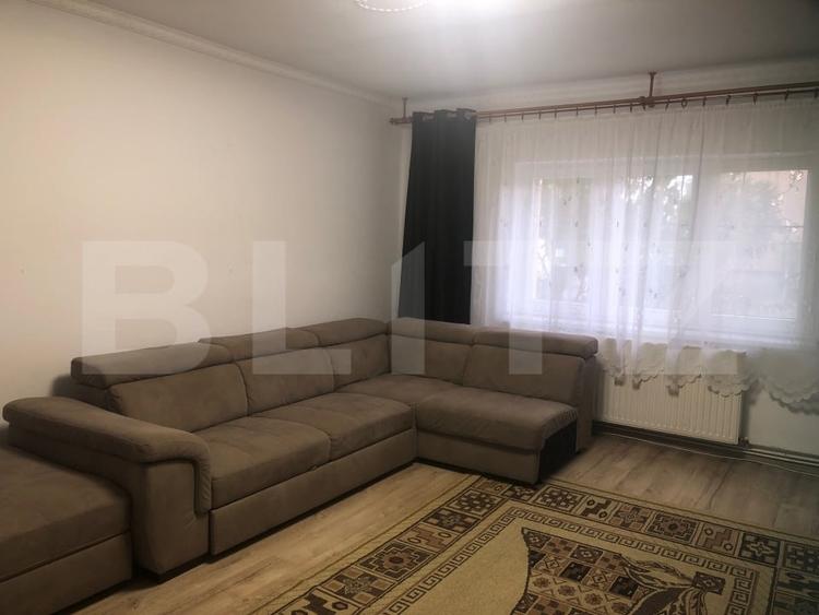 Apartament cu 3 camere decomandat, mobilat în Micro 17