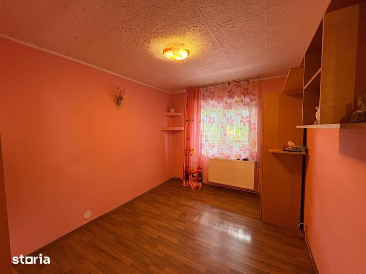 Apartament cu 4 camere decomandat în Central