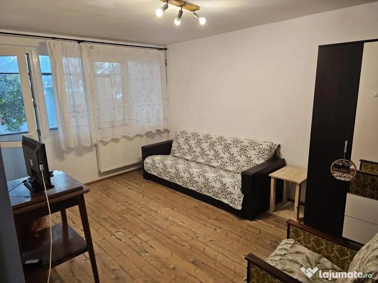 Apartament cu 2 camere decomandat în Progresul