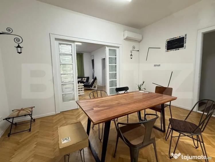 Apartament cu 4 camere decomandat, mobilat în Central