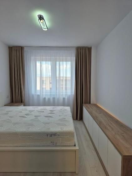 Apartament cu 2 camere decomandat în Tractorul