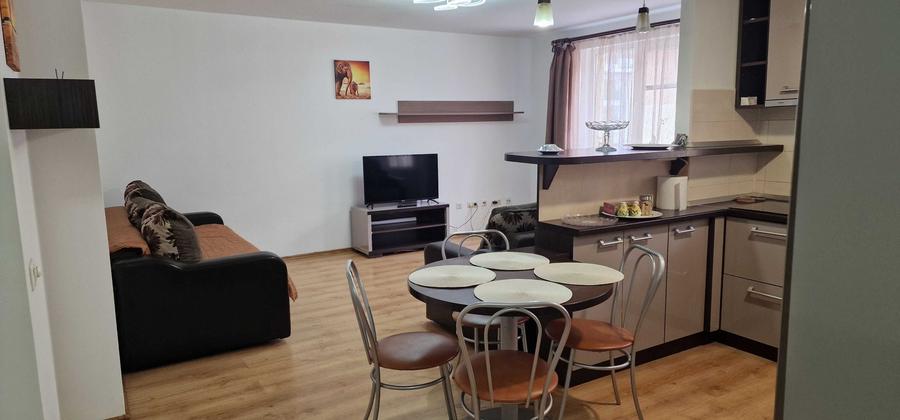 Apartament cu 3 camere decomandat în Hipodrom 3