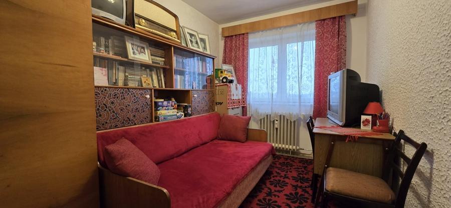 Apartament cu 4 camere decomandat, mobilat în Baraolt