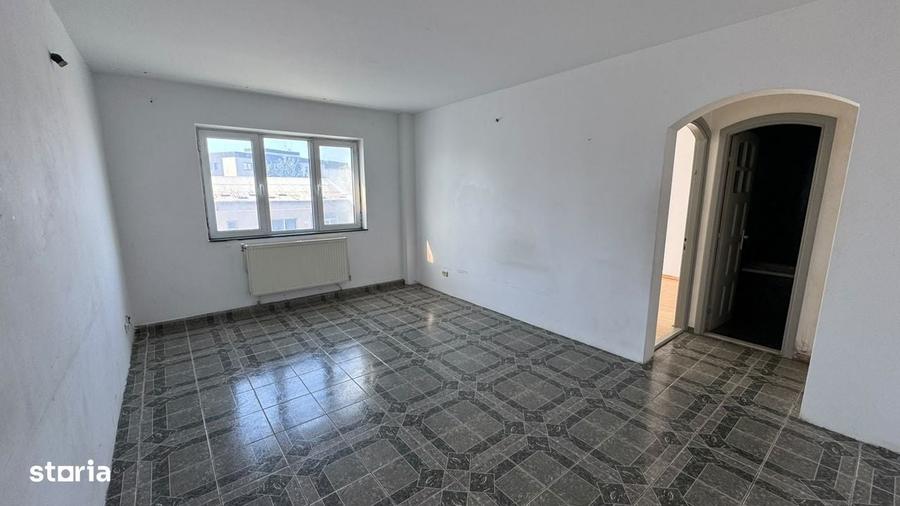 Apartament cu 3 camere decomandat în Alecu Russo