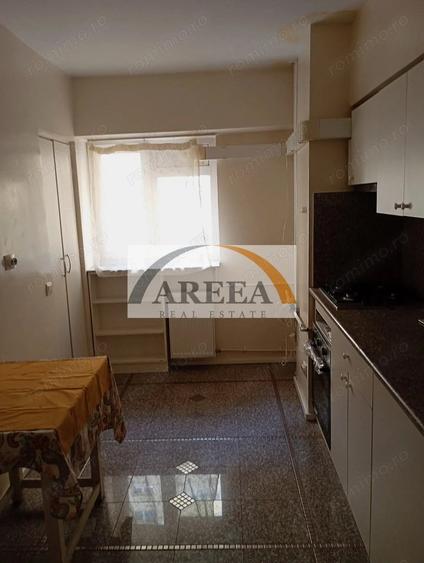 Apartament cu 4 camere semidecomandat în Universitate