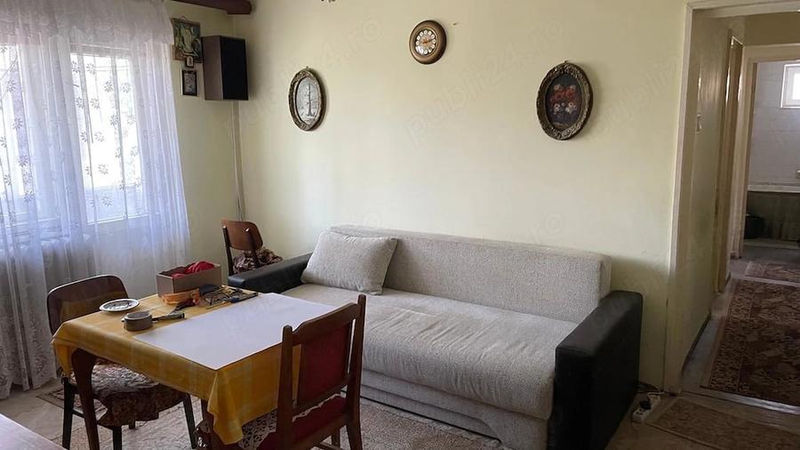 Apartament cu 3 camere semidecomandat în Central