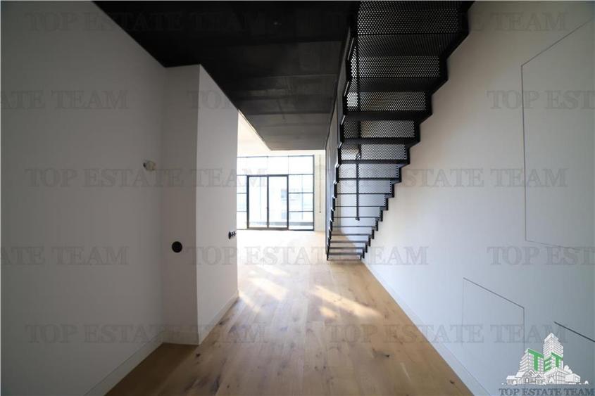 Apartament cu 4 camere decomandat în Barbu Văcărescu