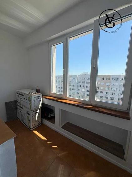 Apartament cu 2 camere decomandat în Titan