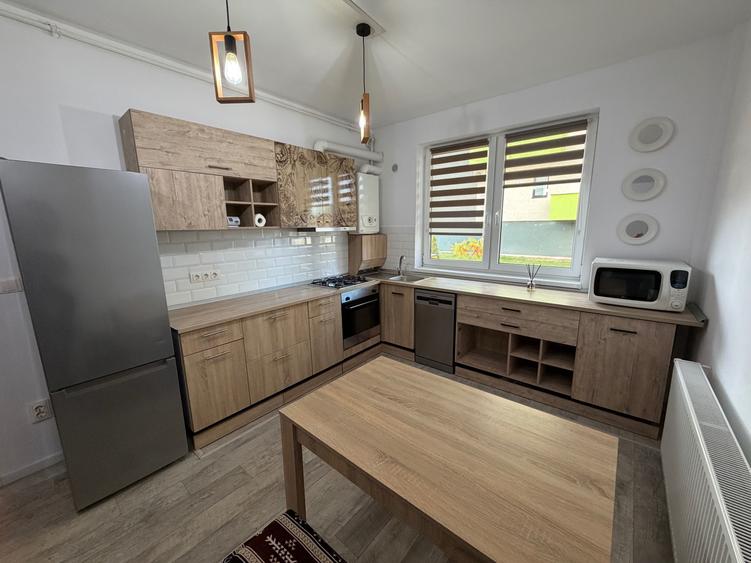 Apartament cu 2 camere decomandat în Turnișor