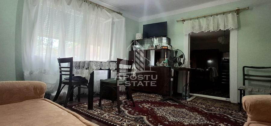 Casă individuală cu 4 camere cu Canalizare în Micălaca