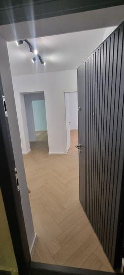 Apartament cu 3 camere decomandat în Năvodari Tabără