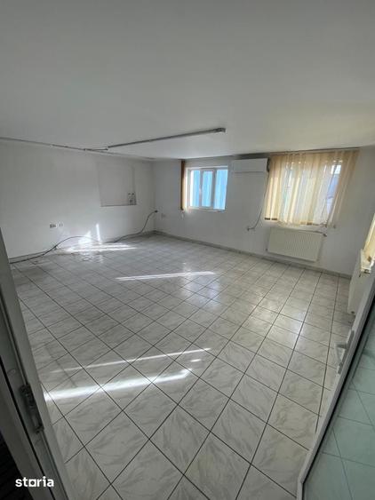 Spațiu comercial, de 953 mp, în Ștefăneștii de Jos