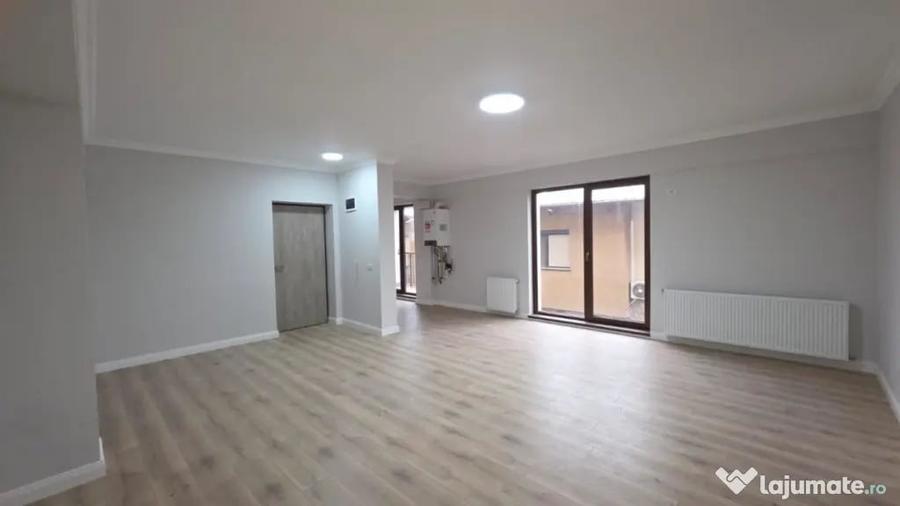Apartament cu 3 camere semidecomandat în Dămăroaia
