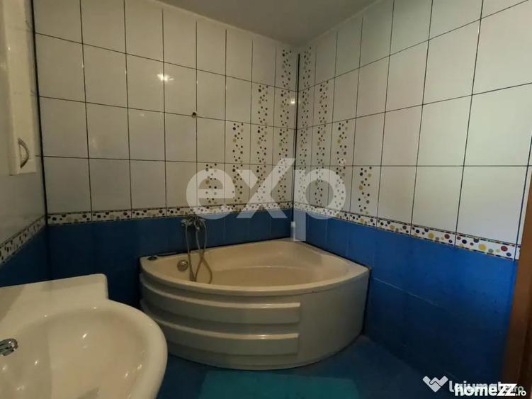 Casă cu 6 camere cu Teren 690 Mp în Găvana