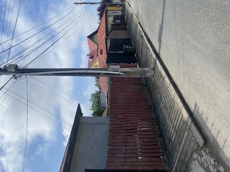 Casă cu 5 camere cu Teren 325 Mp în Central