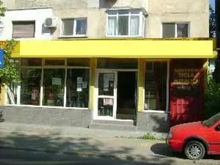 Spațiu comercial, de 100 mp, în Micro 17