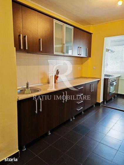 Apartament cu 3 camere decomandat, mobilat în Rogerius