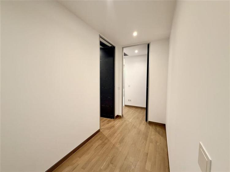 Apartament cu 5 camere decomandat, mobilat în Primăverii