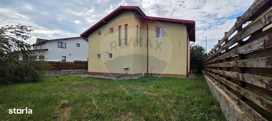Casă cu 4 camere în Valea