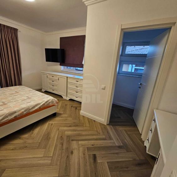 Duplex cu 4 camere cu Canalizare în Florești