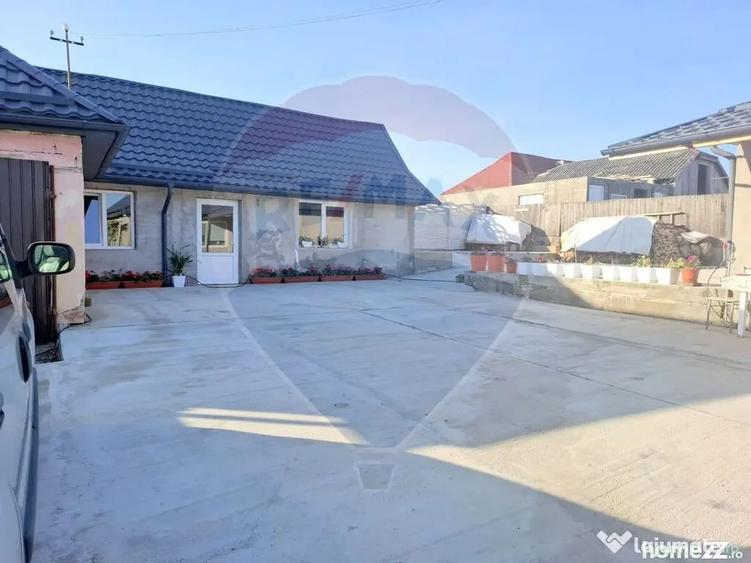 Casă cu 3 camere cu Teren 1439 Mp în Satu Mare