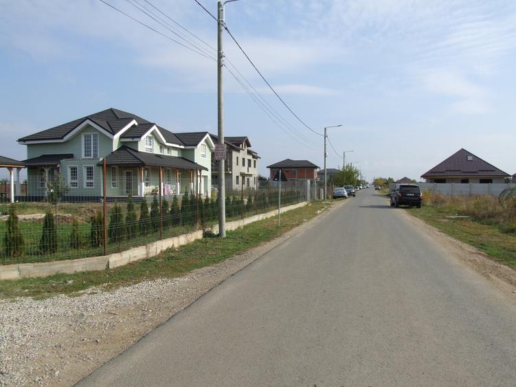 Teren Construcții intravilan de 4394 mp, în Domnești