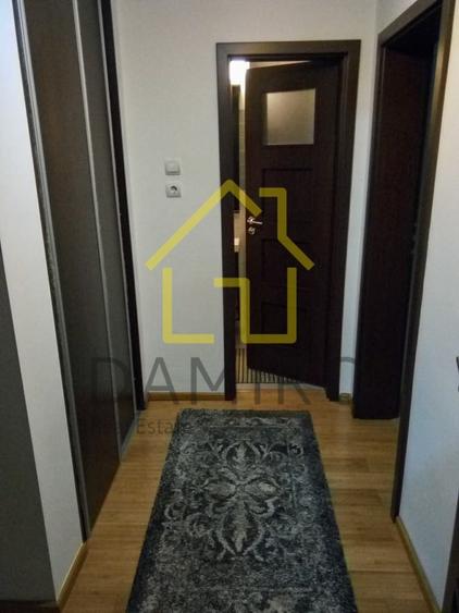 Apartament cu 3 camere semidecomandat, mobilat în Teiul Doamnei