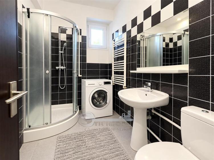 Apartament cu 2 camere semidecomandat în Podu Roș