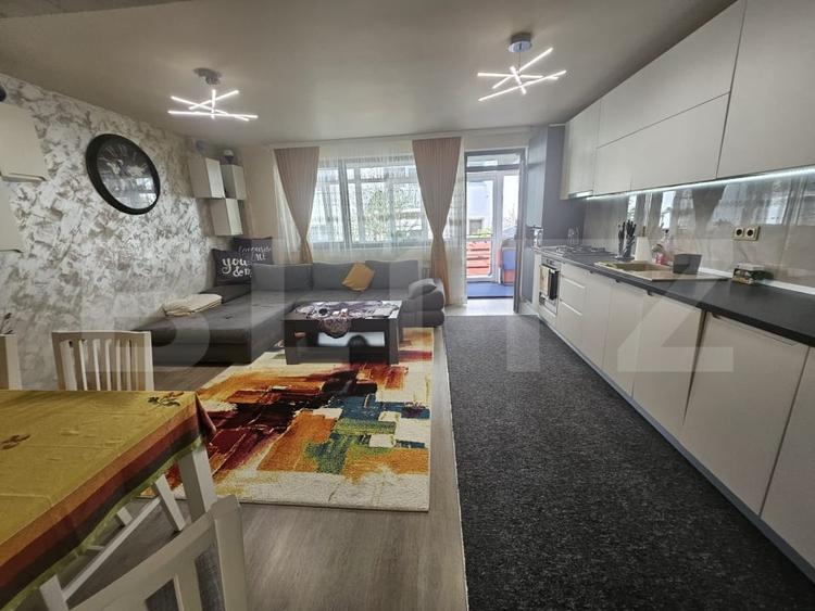 Apartament cu 2 camere semidecomandat, mobilat în Florești