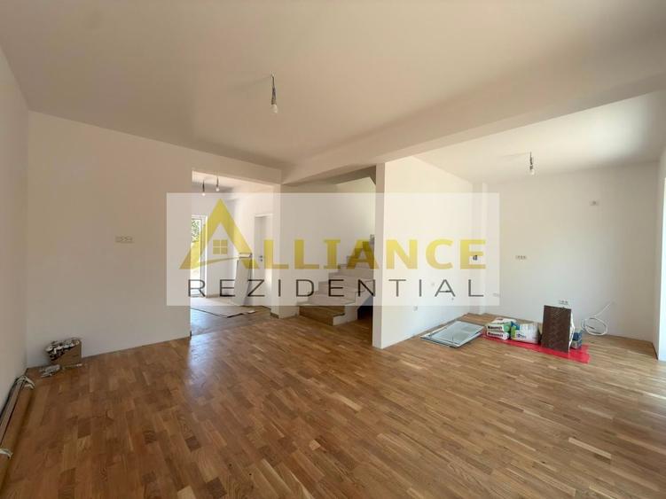 Casă cu 4 camere decomandat cu Canalizare în Berceni