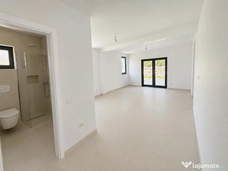 Casă cu 4 camere cu Teren 550 Mp în Crevedia