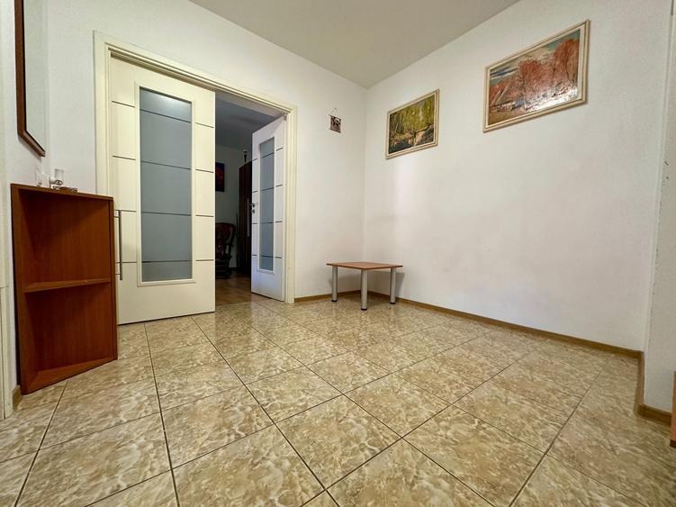 Apartament cu 2 camere semidecomandat, mobilat în Plopilor