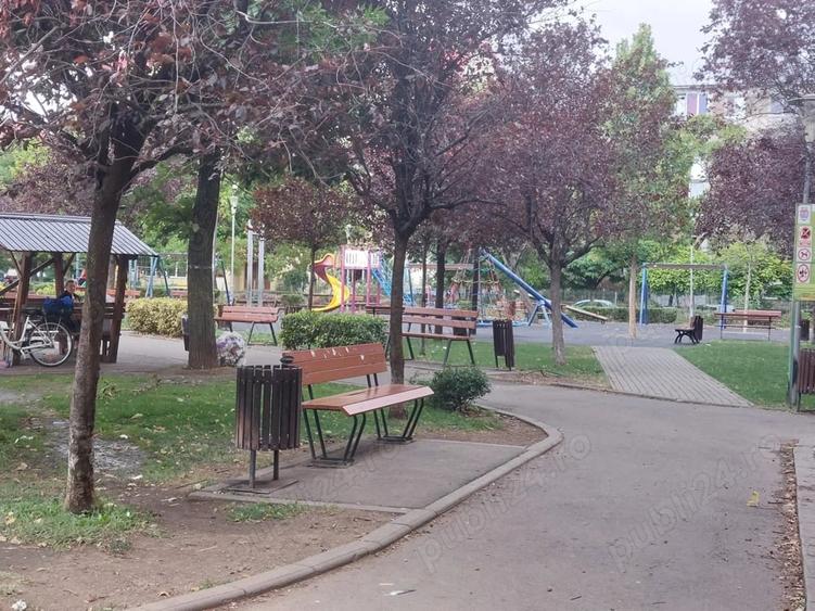 Apartament cu 3 camere decomandat, mobilat în Dacia