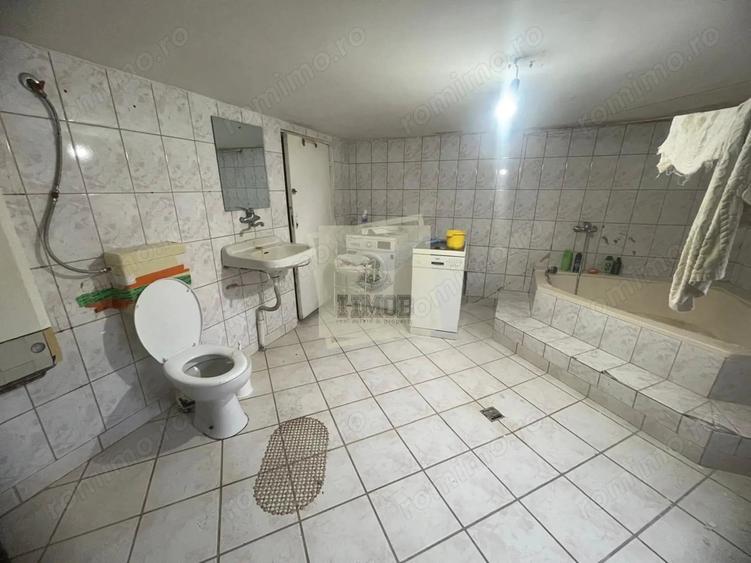 Casa individuala cu 6 camere si 3 bai si 1413 mp teren in Blaj - 13
