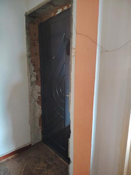 Apartament cu 3 camere decomandat în Sud