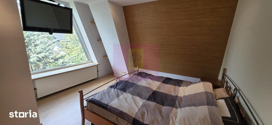 Casă cu 10 camere cu Teren 2813 Mp în Central