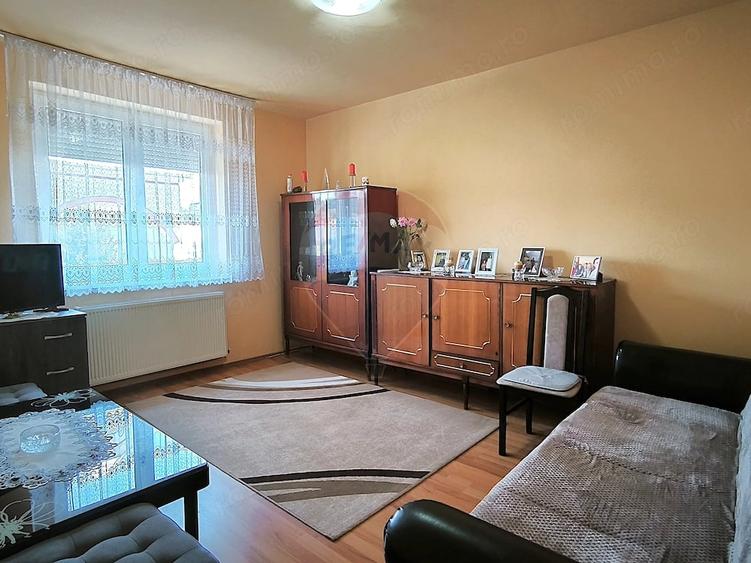 Apartament cu 3 camere decomandat în Vest