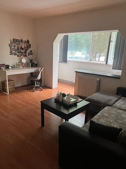 Apartament cu 2 camere decomandat în Soarelui