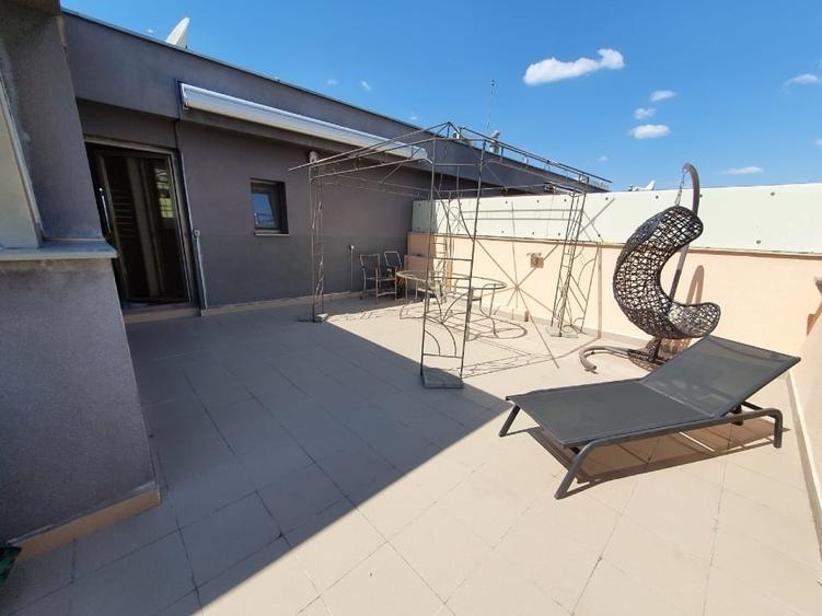 Apartament cu 5 camere decomandat în Herăstrău