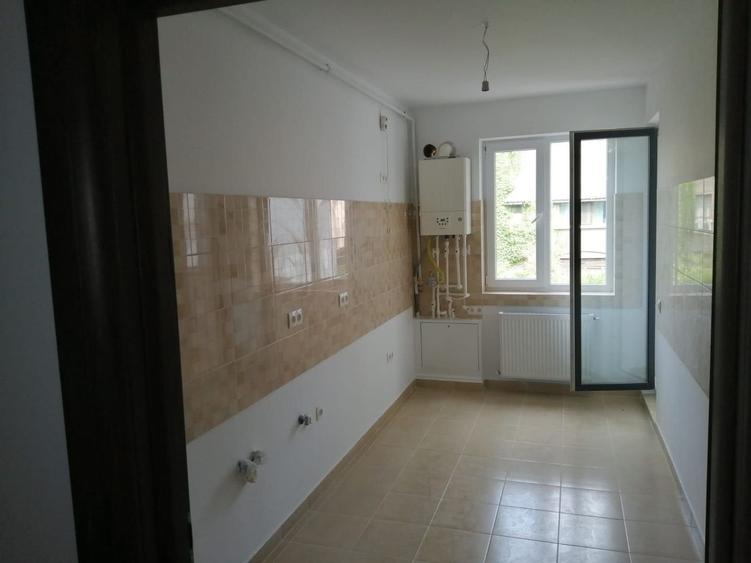 Apartament cu 3 camere decomandat în Brâncoveanu