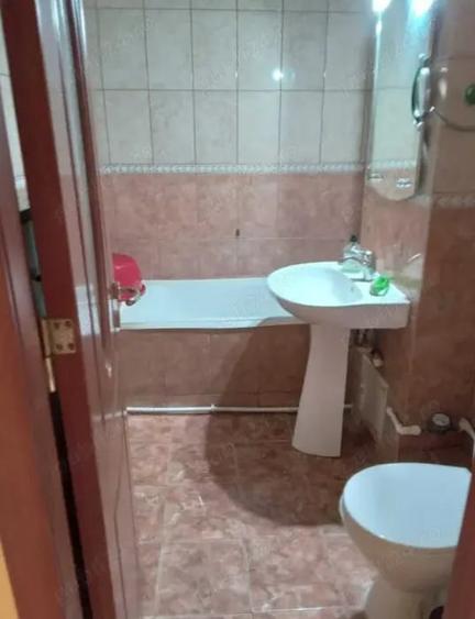 Apartament cu 3 camere decomandat în Unirii Sud