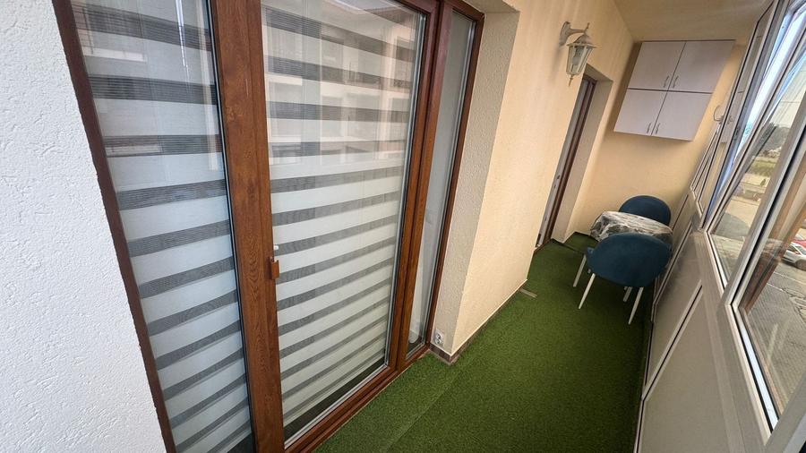 Apartament cu 2 camere, mobilat în Est