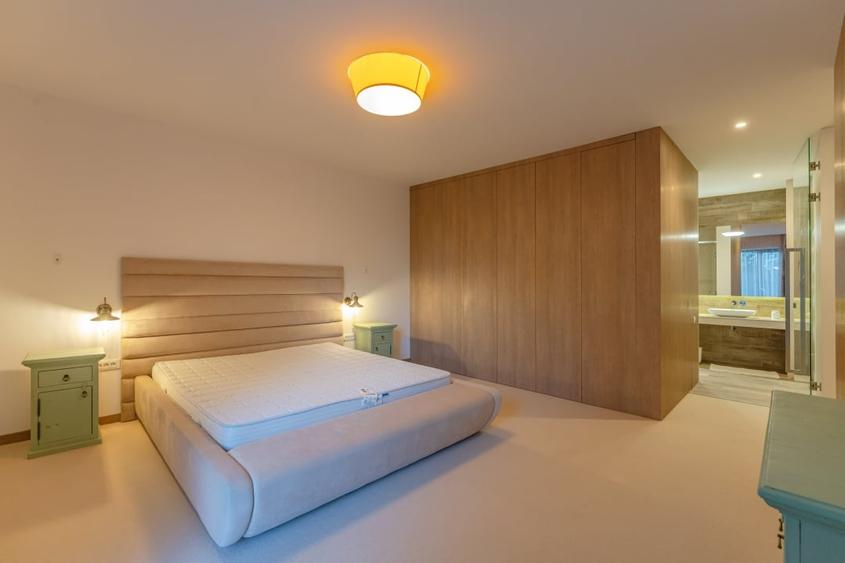 Apartament cu 3 camere decomandat, mobilat în Ultracentral
