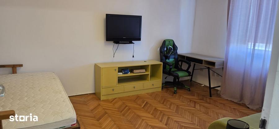 Garsonieră decomandată în Elisabetin