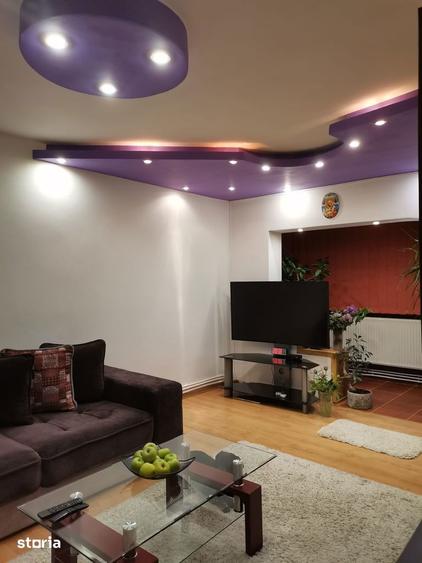 Apartament cu 3 camere decomandat în Mioriței